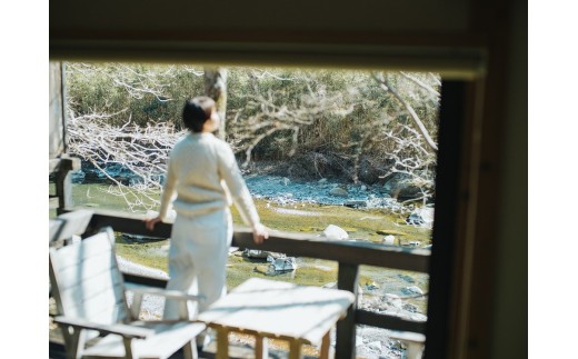 馬路温泉宿泊券/1泊2日ペア宿泊プラン（食事なし素泊り） 温泉旅館 温泉宿 ペア ホテル 旅行 旅行クーポン 父の日 母の日 高知県 馬路村 【384】