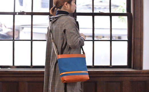 ハンドメイド　八幡帆布鞄　ショルダーバッグ　タテ型　琵琶湖ブルー　名入れ可　【CC09W】

