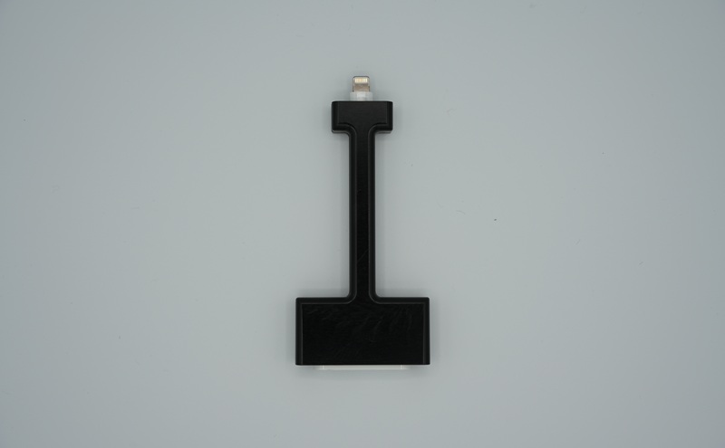 HDMI変換アダプタ用 脱線防止カバー 長辺／短辺（メッキ加工処理・シルバー・黒より選択） カバー アダプタ ケーブル Apple純正 断線防止