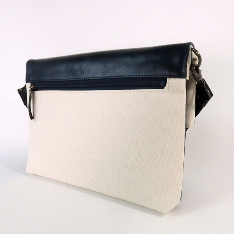 レディース　国産　キャンパスクラッチ　7M8-1063（ナチュラル×ネイビー）