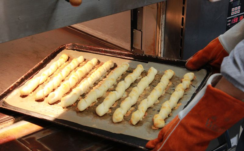 【定期便3回】手づくり天然酵母大きな食事パンセット7種  詰め合わせ 手作り 天然酵母 国産小麦 自然発酵