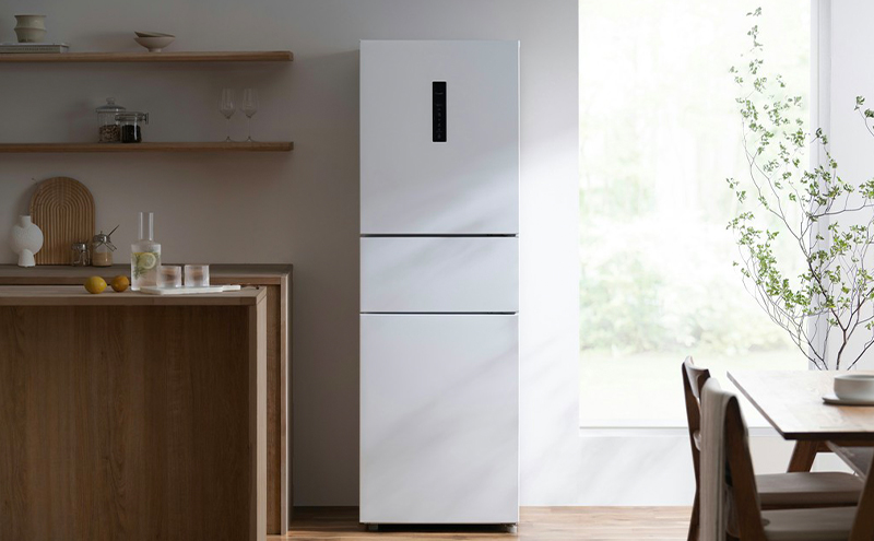 冷蔵庫 冷凍冷蔵庫 アイリスオーヤマ IRSN-HF24A-W ホワイト 3ドア 冷蔵 冷凍 ソフト冷凍 冷凍室 235L 自動霜取り 一人暮らし 二人暮らし 新生活