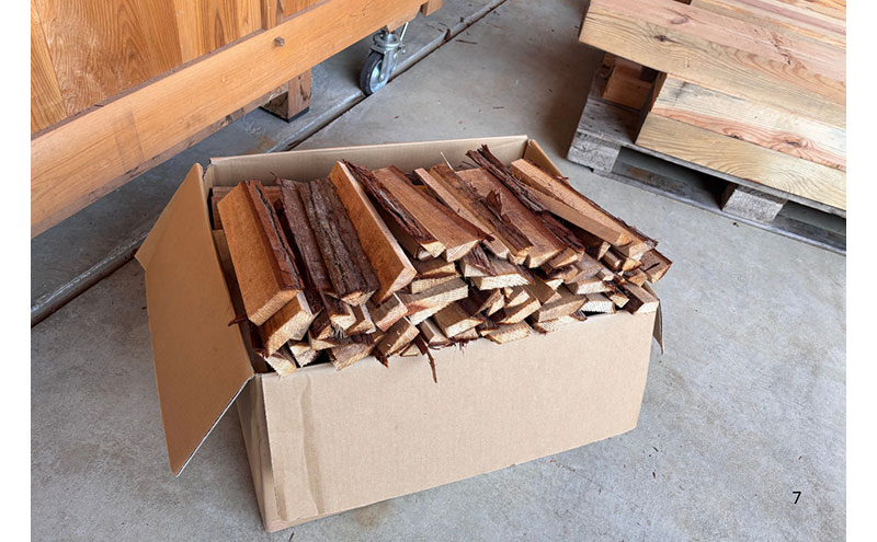 訳アリ お得 針葉樹の乾燥薪セット　40cm・約26kg　薪 薪ストーブ 焚火 キャンプ BBQ 燃料 京都府 南丹市