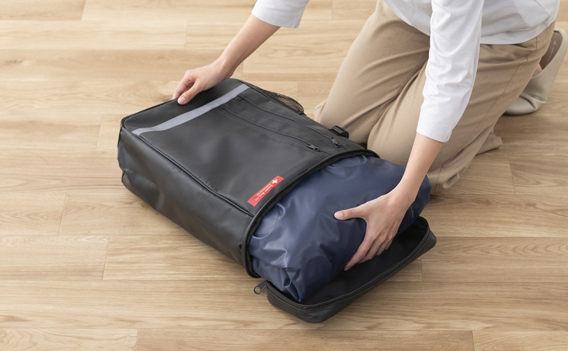 エアーベッド ABDF-1N ブルー 簡易ベッド 防災 アウトドア アイリスオーヤマ コンパクト収納 厚さ 22cm フットポンプ内蔵 エアーマットレス 車中泊 持ち運び シングル 来客