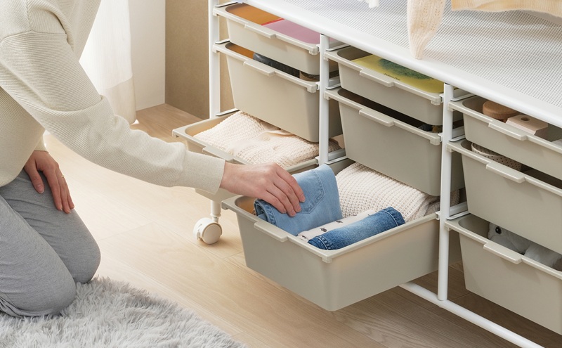 キッズ収納ハンガーラック KHR-1100 ホワイト/ベージュ ハンガーラック 収納 キャスター付き 子ども部屋 リビング 子供 頑丈 スリム ランドセルラック 棚付き おしゃれ おもちゃ ラック ボックス かご 引き出し ワードローブ 衣装ケース 洋服