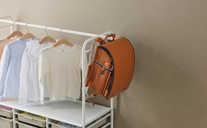 キッズ収納ハンガーラック KHR-1100 ホワイト/ベージュ ハンガーラック 収納 キャスター付き 子ども部屋 リビング 子供 頑丈 スリム ランドセルラック 棚付き おしゃれ おもちゃ ラック ボックス かご 引き出し ワードローブ 衣装ケース 洋服