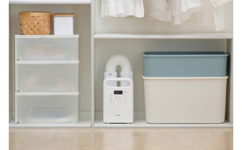 布団乾燥機 ふとん乾燥機 カラリエ シングルノズル FK-C5-W ホワイト 布団乾燥機 アイリスオーヤマ カラリエ ホワイト 衣類乾燥機 タイマー付 布団 乾燥 乾燥機 湿気 ダニ対策 湿気 布団あたため 靴乾燥 シューズドライヤー