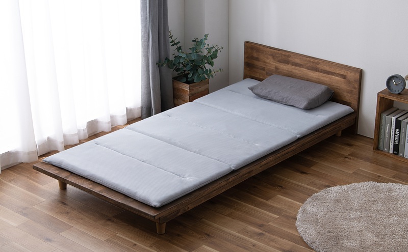 マットレス エアリーマットレス エクストラ AMEX-6S シングル エアリー エクストラ 高反発 軽量 折りたたみ コンパクト Airy 6つ折り 厚さ5cm 体圧分散 通気性 ベッドマット アイリスオーヤマ 折り畳み 軽い アウトドア 来客用 新生活