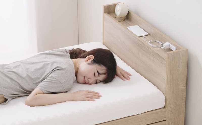 マットレス ウレタンマットレスSS UMT-SS ホワイト かため ウレタン 3つ折り 厚さ 10cm アイリスオーヤマ 新生活