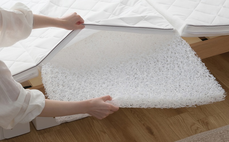 マットレス エアリーマットレス MARS5W-S ホワイト 三つ折り シングル 折りたたみ アイリスオーヤマ 5cm 高反発 かため コンパクト丸洗い 通気性 体圧分散 腰 サポート エアリー Airy 一人暮らし 新生活