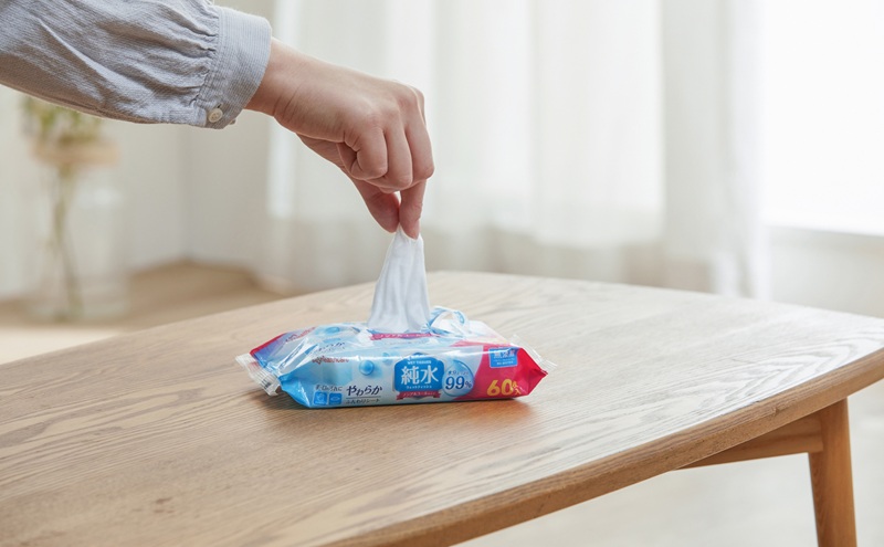 【60枚入り×24個】純水ウェットティッシュ 60枚入 WTS-60P3P ウェットティッシュ ティシュ アイリスオーヤマ ノンアルコール 手指 口まわり 手拭き シート 純水 お出かけ 防災