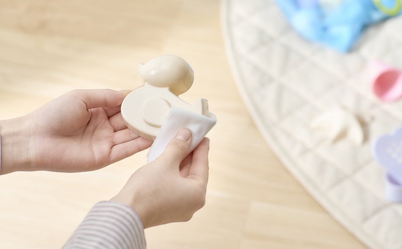 【60枚入り×24個】純水ウェットティッシュ 60枚入 WTS-60P3P ウェットティッシュ ティシュ アイリスオーヤマ ノンアルコール 手指 口まわり 手拭き シート 純水 お出かけ 防災