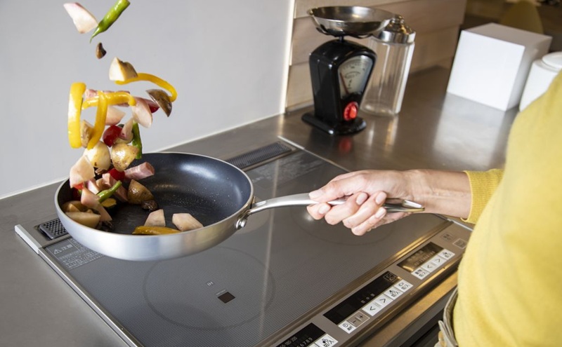 フライパンセット ダイヤモンドグレイス 6点セット DG-SE6 シルバー アイリスオーヤマ ダイヤモンドコートパン なべ 料理 ダイヤモンドコーティング 耐摩耗性 調理器具 ih ガス 卵焼き機 エッグパン 取っ手一体型