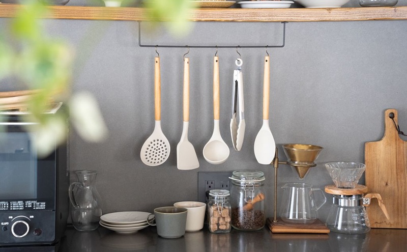 調理器具 キッチンツール11点＋スタンドセット KT-11SS グレージュ キッチンツール セット シリコン 吊り下げ 木製 収納 スタンド 11点 スタンド アイリスオーヤマ 調理道具 フライ返し おたま スプーン トング 菜箸 泡だて器