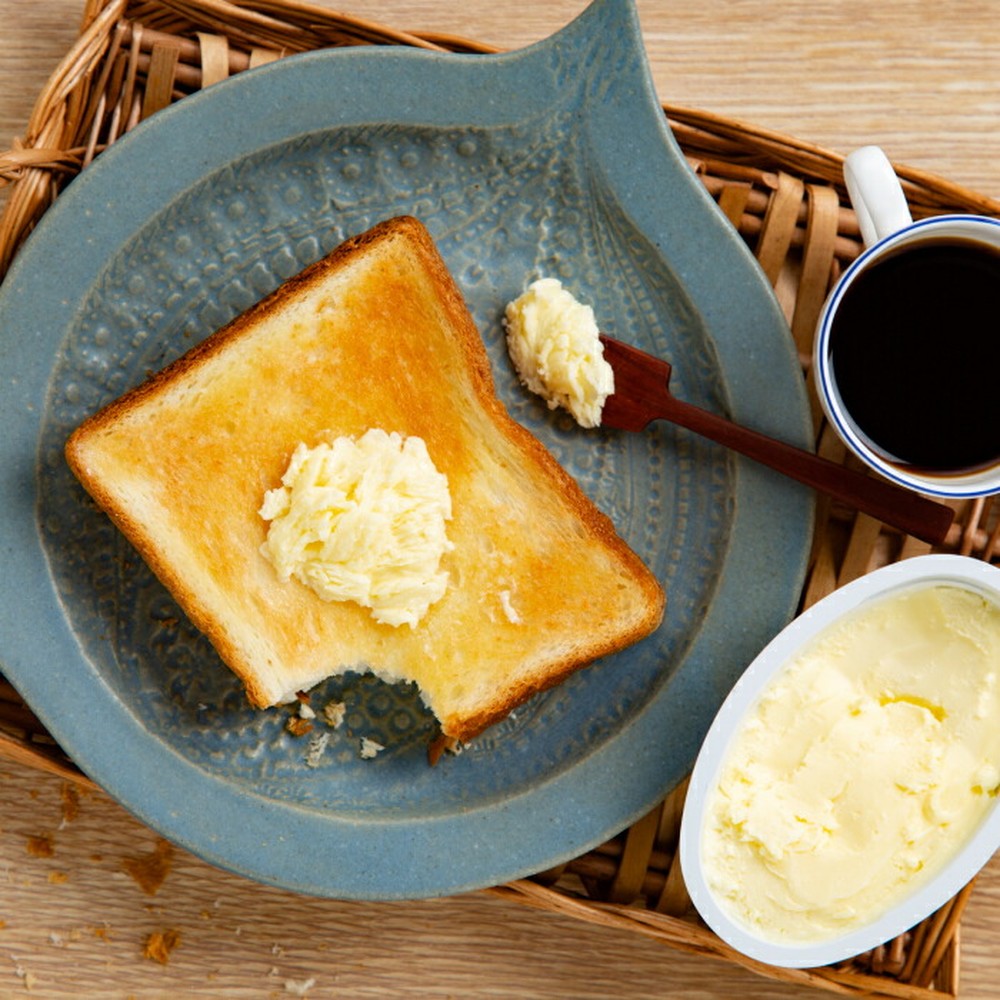 30-103 【定期便3カ月】よつ葉パンにおいしい発酵バター（100ｇ）×4個×3回