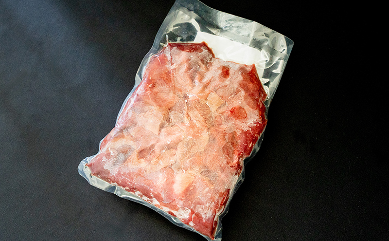 訳あり 北海道 湧別町産 エゾ鹿肉 赤身 ぶつ切り 1kg 【 お肉 ジビエ 鹿 しか肉 シカ肉 エゾシカ エゾシカ肉 もも肉 エゾ鹿 冷凍 低カロリー ヘルシー 国産 産地直送 オホーツク 】