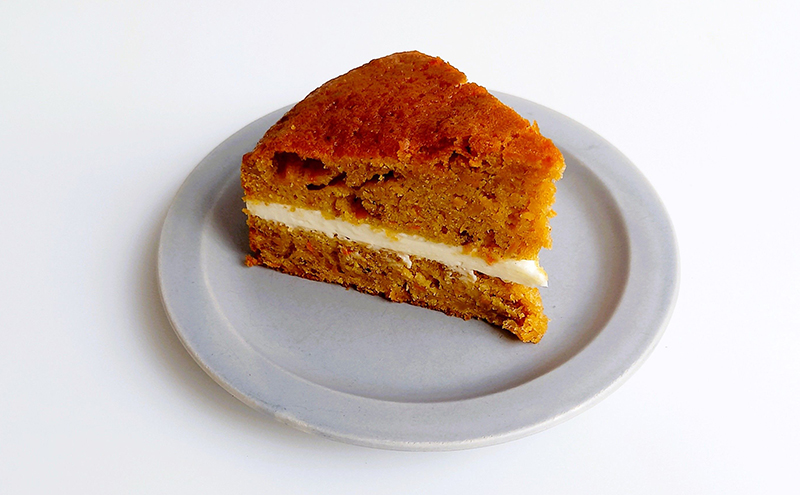 キャロットケーキ 【人気商品！】スパイス香るキャロットケーキ 4個入り（冷凍） 食品 コーヒー お菓子 モンキーポッド ケーキ スイーツ カフェ 人参 チーズ クルミ レーズン 墨田区 東京都