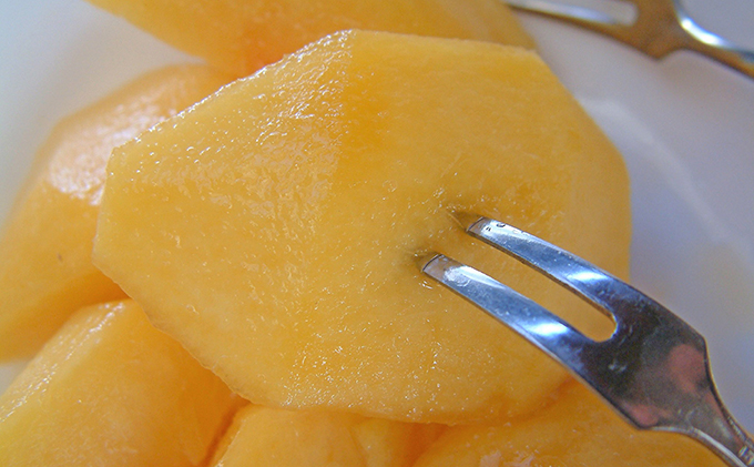 桃 2026年 先行予約 黄金桃 約750g 3玉 もも 岡山県 赤磐市産 フルーツ 果物 あかいわファーマーズガーデン 果物類