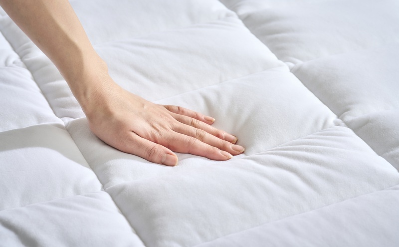 エアリー敷き布団プラスD ASFP80-D ホワイト 敷布団 アイリスオーヤマ ダブル 敷き布団 洗える 丸洗い 速乾 硬め 高反発 体圧分散 抗菌 防臭 通気性 湿気対策 リバーシブル 夏 冬 オールシーズン 収納 コンパクト 来客用 ベッド エアリー Airy