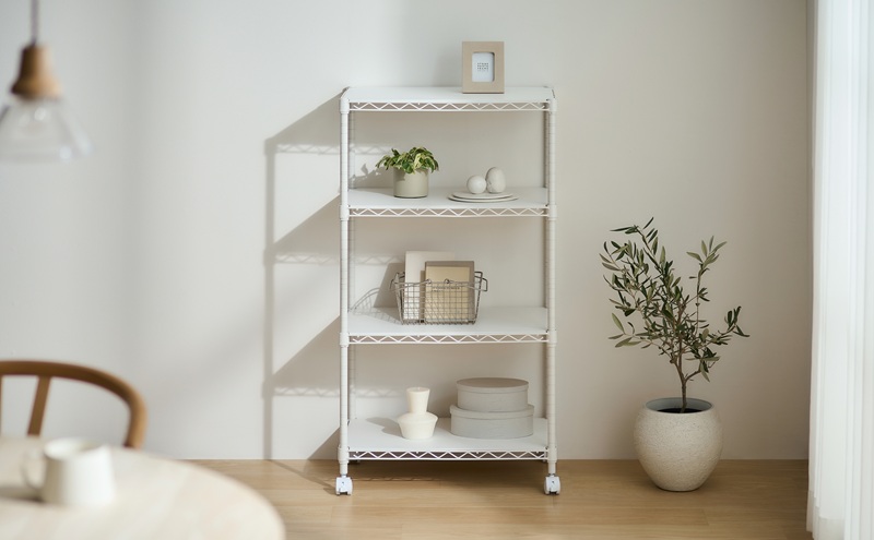 カラーメタルラック ウッドボード付き CMM-55104B ホワイト ラック 棚 おしゃれ キャスター キャスター付 収納ラック キッチン ウッドボード付き メタルラック メタル カラーラック 収納 リビング 寝室 かわいい アイリスオーヤマ 幅55