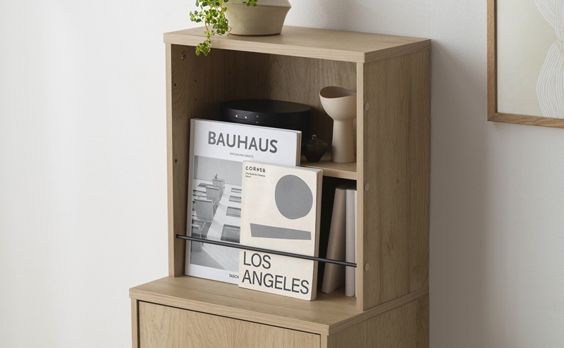 隠せる本棚 HKH-400 ナチュラル/ブラック 本棚 大容量 扉付 幅39.5cm 単行本約200冊 可動棚 棚 グッズ 収納 隠せる収納 本 コミック 漫画 雑誌 絵本 収納棚 漫画棚 コミックラック 文庫本棚 漫画収納 目隠し収納 アイリスオーヤマ HIROBIRO