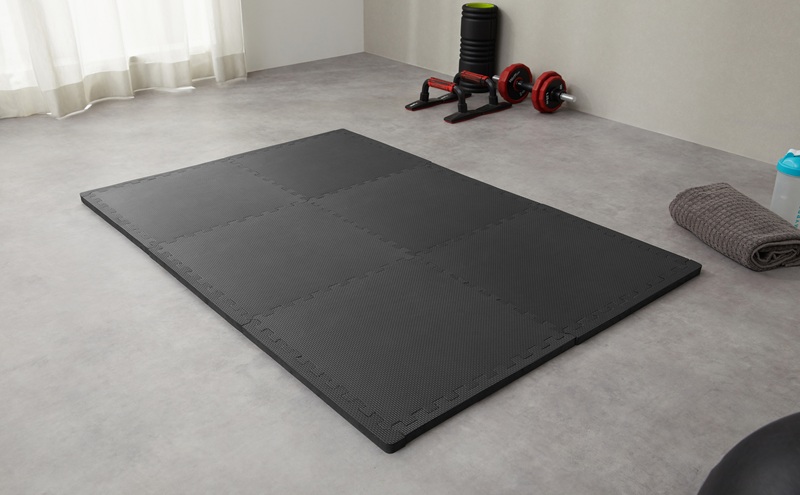 高硬度ジョイントトレーニングマット JMTR-456 ジョイントマット 厚手 2cm 45×45cm 6枚 高密度 硬め 変形しにくい サイドパーツ付 抗菌 防臭 洗える 滑り止め クッションマット 防水 フロアマット トレーニングマット 運動 アイリスオーヤマ