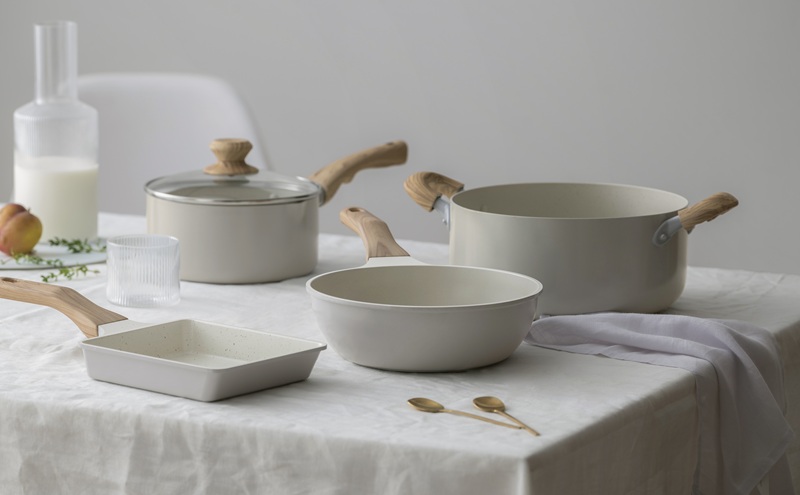 ナチュかるフライパンエッグパン IH・ガス火対応 NTL-EGPG パールグレー×アイボリー フライパン エッグパン 卵焼き器 IH ガス火対応 ih 軽い 軽量 PFOA PFOS フリー おしゃれ かわいい くっつきにくい フッ素コーティング アイリスオーヤマ