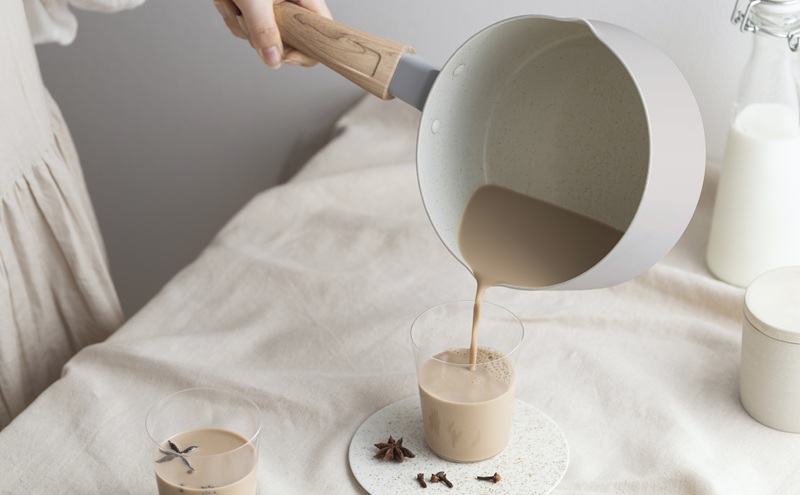 ナチュかる片手なべ18cm IH・ガス火対応 NTL-P18 パールグレー×アイボリー 18cm IH ガス火対応 鍋 片手 ih 軽い 軽量 PFOA PFOS フリー おしゃれ かわいい くっつきにくい フッ素コーティング アイリスオーヤマ