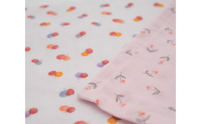 PGガーゼ　ブランケット ちょう ベビー 赤ちゃん 用品 グッズ アイテム お出かけ 敷く 掛ける くるむ ガーゼケット コンパクト 外出 ベビーカー 上掛け ピンク 