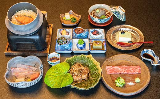 ホテル アローレ宿泊クーポン券 10,000円相当 旅行券 リゾート 源泉かけ流し 温泉 全室レイクビュー 石川県加賀市 F6P-2903