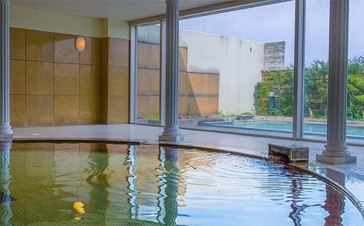 石川県加賀市 ふるさと納税返礼品 ホテルアローレ宿泊＆片山津ゴルフ倶楽部ご利用パック スタンダードツイン平日1泊2日（4名様分）旅行 トラベル 宿泊券 旅行券 トラベル F6P-2902