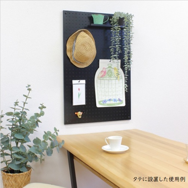 スチールパンチングパネル壁面取付タイプ 黒 有孔ボード 壁面収納 マグネット パンチング ディスプレイ スチールパンチングボード スチール マグネットボード ヘルメット掛け 石膏ボード壁 キッチン 洗面所 玄関
