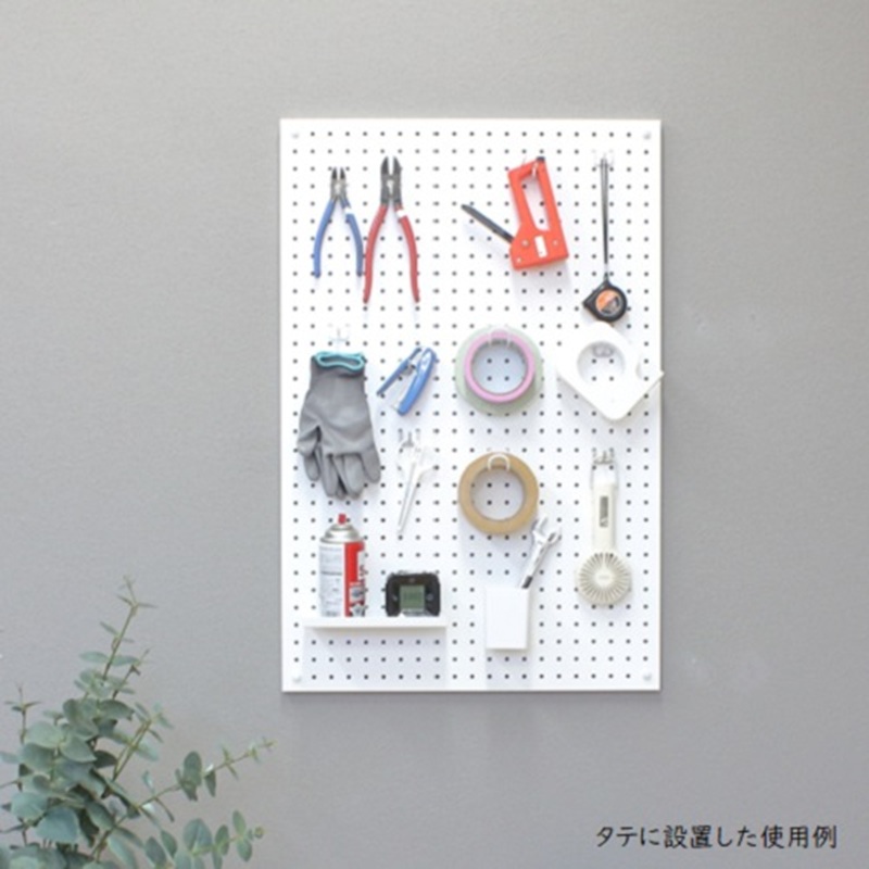スチールパンチングパネル壁面取付タイプ 白 有孔ボード 壁面収納 マグネット パンチング ディスプレイ スチールパンチングボード スチール マグネットボード ヘルメット掛け 石膏ボード壁 キッチン 洗面所 玄関
