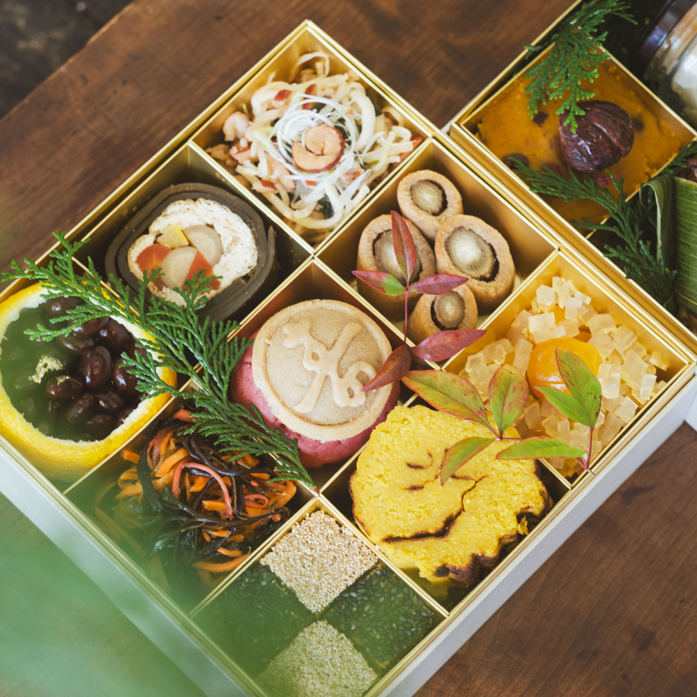 129-3 【年内配送12月15日入金まで】繕おせち2026｜おせち 3段重 2～3人前 ヴィーガン おせち料理 新春 スイーツ 菜食 プラントベース オーガニック 26品 冷蔵 盛付済 解凍不要 野菜 お節 正月 お正月 迎春 年内発送 年末年始 お取り寄せ グルメ within2025