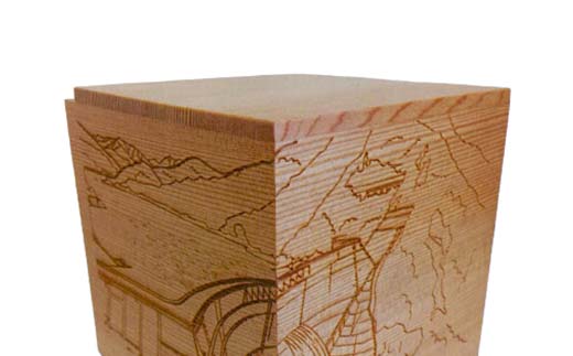 クロベのキセキ 木彫りのらいじぃ 木箱入り 工芸品 インテリア マスコット 黒部ダム 流木 富山県 立山町 F6T-869