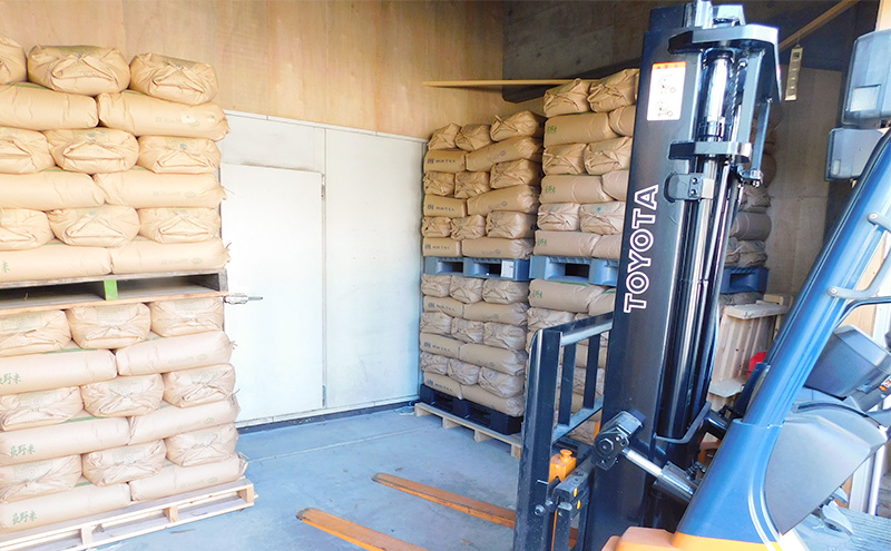 【3ヶ月定期便】小諸市糠地産こしひかり 「深沢清流米」6kg×3ヶ月　計18kg 長野 信州 コシヒカリ 精米 美味しいお米 お取り寄せ おこめ 白米