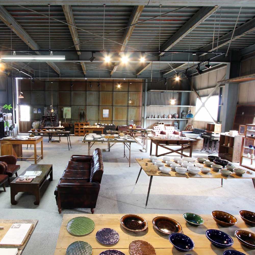 白い陶器の深皿（6寸+7寸）セット 2点セット 皿 お皿 食器 器 うつわ カレー皿 パスタ皿 サラダ皿 キッチン用品 おしゃれ 手作り 陶器 焼物 雑貨 生活雑貨 高知県 土佐市