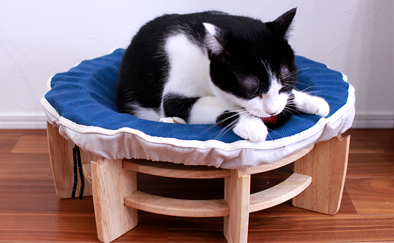 ハマダの大屋根リング カバー付き（藍色）インテリア 犬 猫 ペット 木製 ベッド ベット 円形 丸型 岡山 里庄町