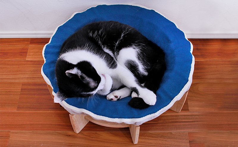 ハマダの大屋根リング カバー付き（藍色）インテリア 犬 猫 ペット 木製 ベッド ベット 円形 丸型 岡山 里庄町