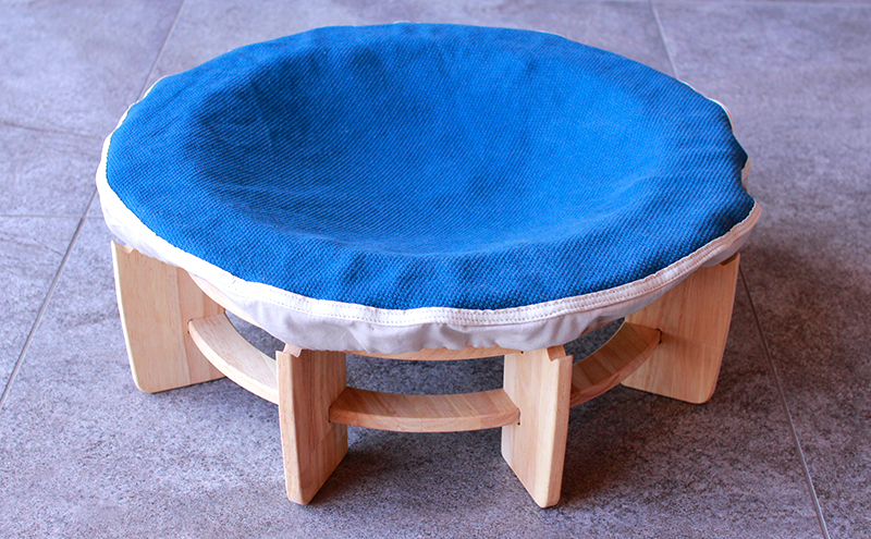 ハマダの大屋根リング カバー付き（藍色）インテリア 犬 猫 ペット 木製 ベッド ベット 円形 丸型 岡山 里庄町