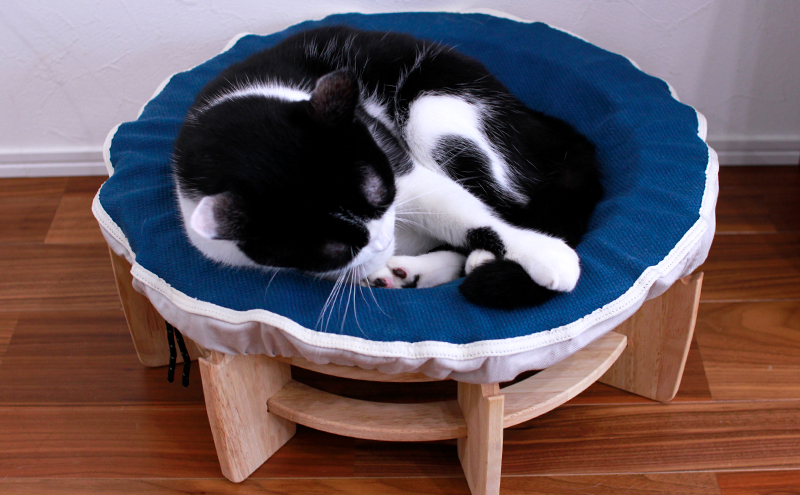 ハマダの大屋根リング カバー付き（藍色）インテリア 犬 猫 ペット 木製 ベッド ベット 円形 丸型 岡山 里庄町