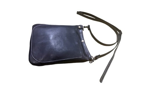 【八幡レザー】サコッシュ（クロ）【DP10W】