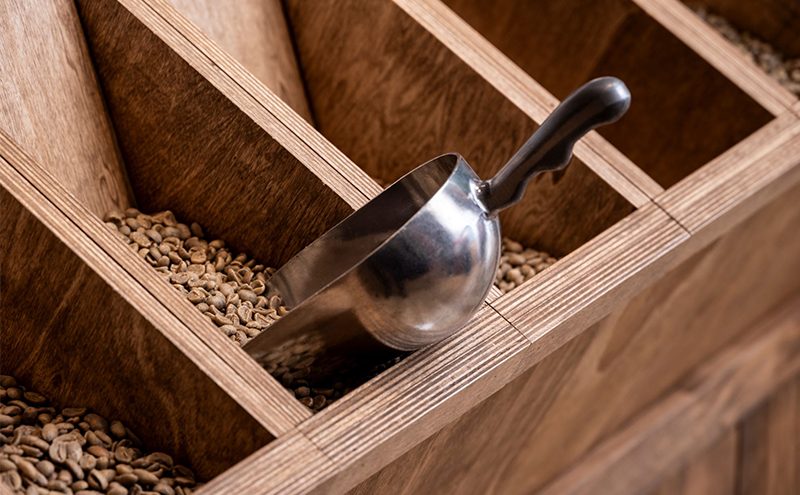 定期便6回【YANAKA COFFEE】赤池ブレンド500ｇコーヒー豆（豆のまま） 珈琲 コーヒー 豆 自家焙煎 オリジナルブレンド ブラジル コロンビア エチオピア プライムツリー 赤池 限定 日進市