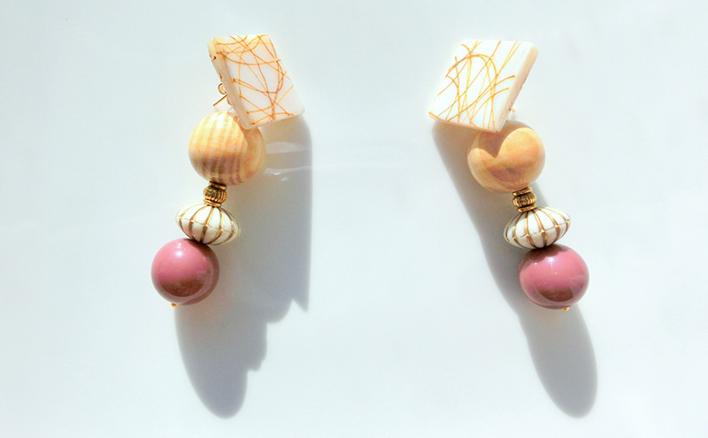 Antoinette ピアス アクセサリー 天然石 1個 【ゴールド ウッド シンプル クール エレガント 可愛い ハンドメイド 手作り  職人 上品 華やか ドレス 結婚式 大人の雰囲気 ギフト プレゼント 母の日 ラッピング シェル】