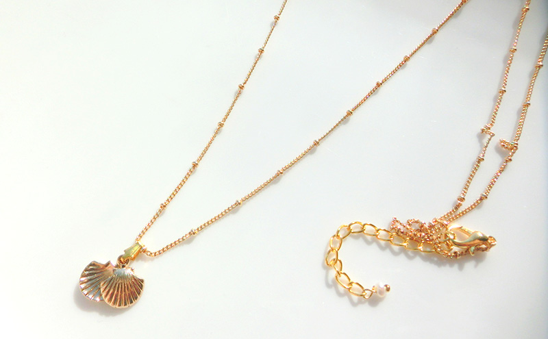 scallop long necklace ネックレス アクセサリー 貝殻 1個 【海 ゴールド  ロングチェーン シンプル 貝 パール 可愛い ハンドメイド 手作り  職人 上品 大人な雰囲気 ギフト プレゼント ラッピング 結婚式 普段使い】