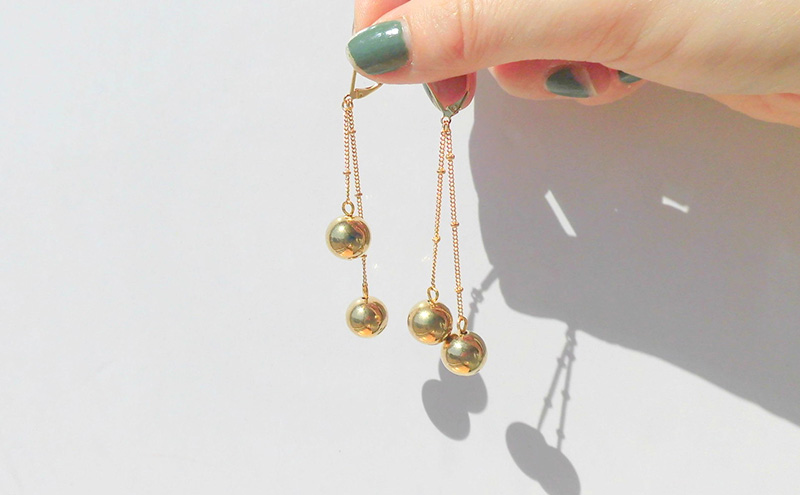 celebration ピアス 天然石 アクセサリー 1個 【ゴールド  ロング シンプル   可愛い ハンドメイド 手作り  職人 上品 華やか ドレス 大人な雰囲気 ギフト プレゼント ラッピング 結婚式 アシンメトリー】