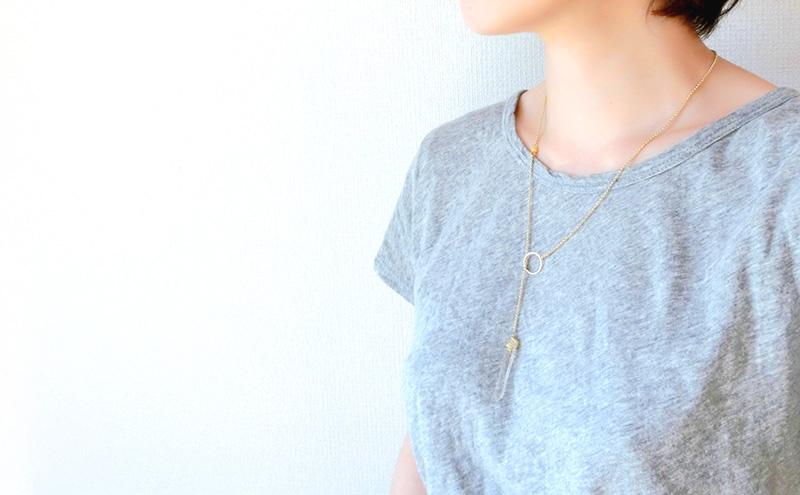 crystal point necklace ネックレス 天然石 1個 【クリスタル シャープ ロング シンプル クール リング 可愛い ギフト プレゼント ハンドメイド 手作り  職人 上品 華やか  ドレス 大人の雰囲気  ラッピング 母の日 結婚式】