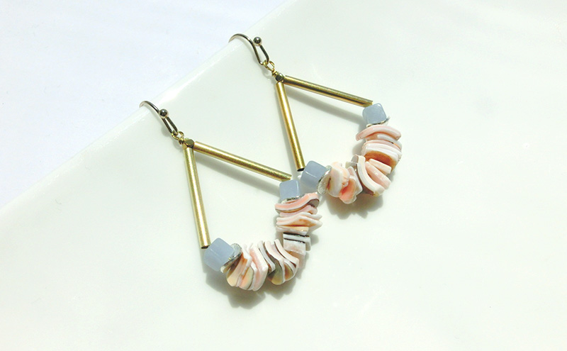 pastel shell ピアス 貝 アクセサリー 1個  [Q]handmadejewely【シンプル 可愛い ピングベージュ ゴールド シルバー ブルー シェル ハンドメイド ジュエリー 手作り  職人 上品 華やか ドレス 大人の雰囲気 ギフト プレゼント ラッピング 結婚式】