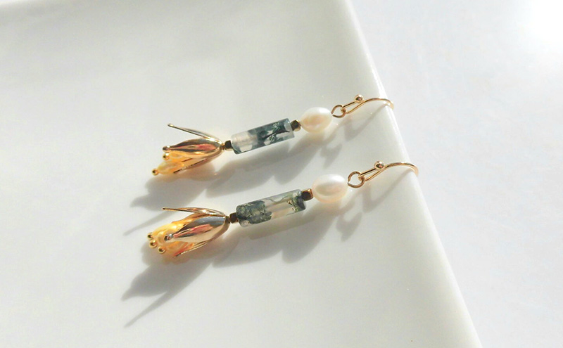 snowbell ピアス アクセサリー 天然石 1個 【パール グリーン イエロー 花 シンプル クール エレガント 可愛い ハンドメイド 手作り  職人 上品 華やか ドレス 結婚式 大人の雰囲気 ギフト プレゼント 母の日 入学式 ラッピング シェル 】