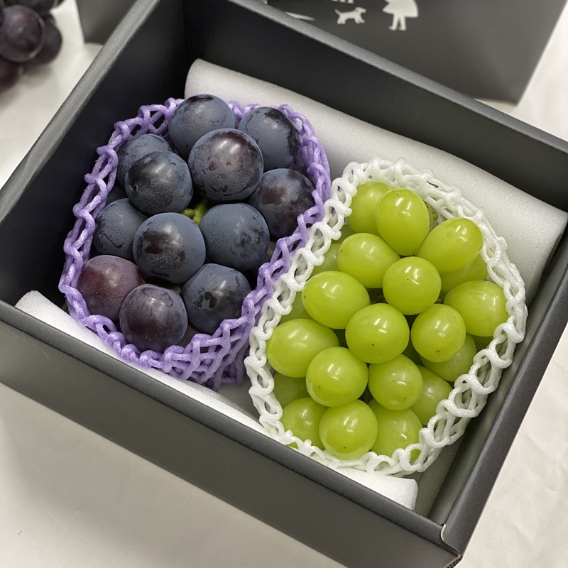 ぶどう 2026年 先行予約 農家こだわりの シャイン マスカット ＆ オーロラブラック 2房 合計約1.2kg 贈答クラス 葡萄 岡山県産 国産 フルーツ 果物 ギフト 【 Nini farm 農家 直送 】